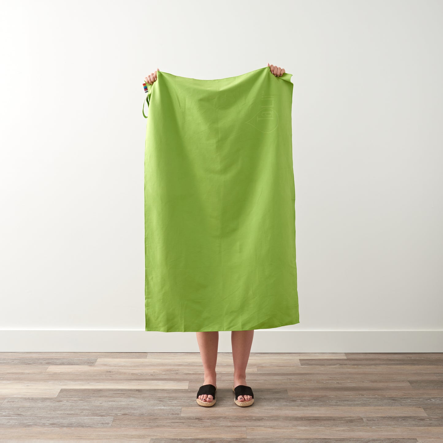 MEDIUM TOWEL - BATH TOWEL